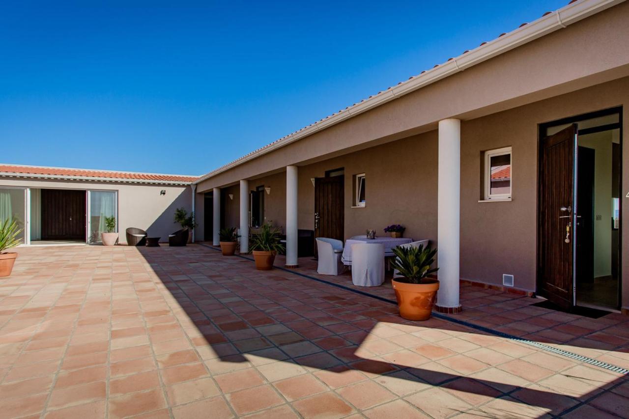 Corte Velada Guest House By Lovelystay Lagos Extérieur photo
