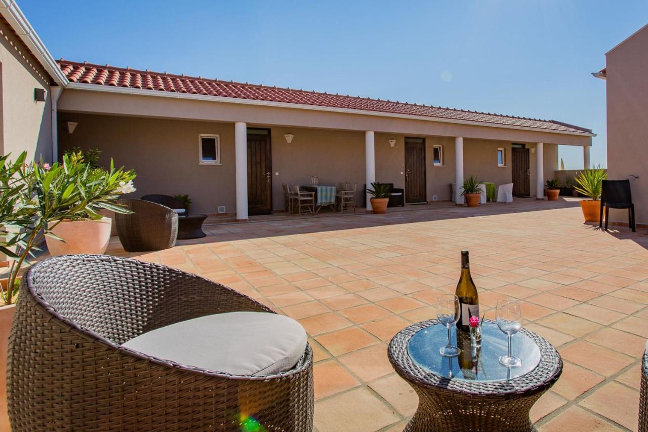 Corte Velada Guest House By Lovelystay Lagos Extérieur photo