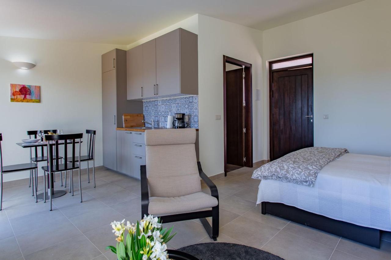 Corte Velada Guest House By Lovelystay Lagos Extérieur photo