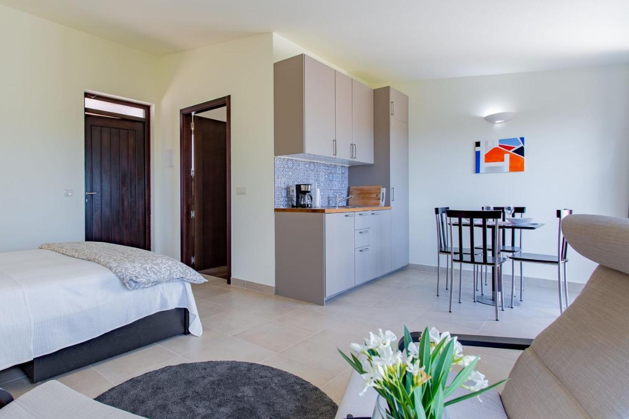 Corte Velada Guest House By Lovelystay Lagos Extérieur photo