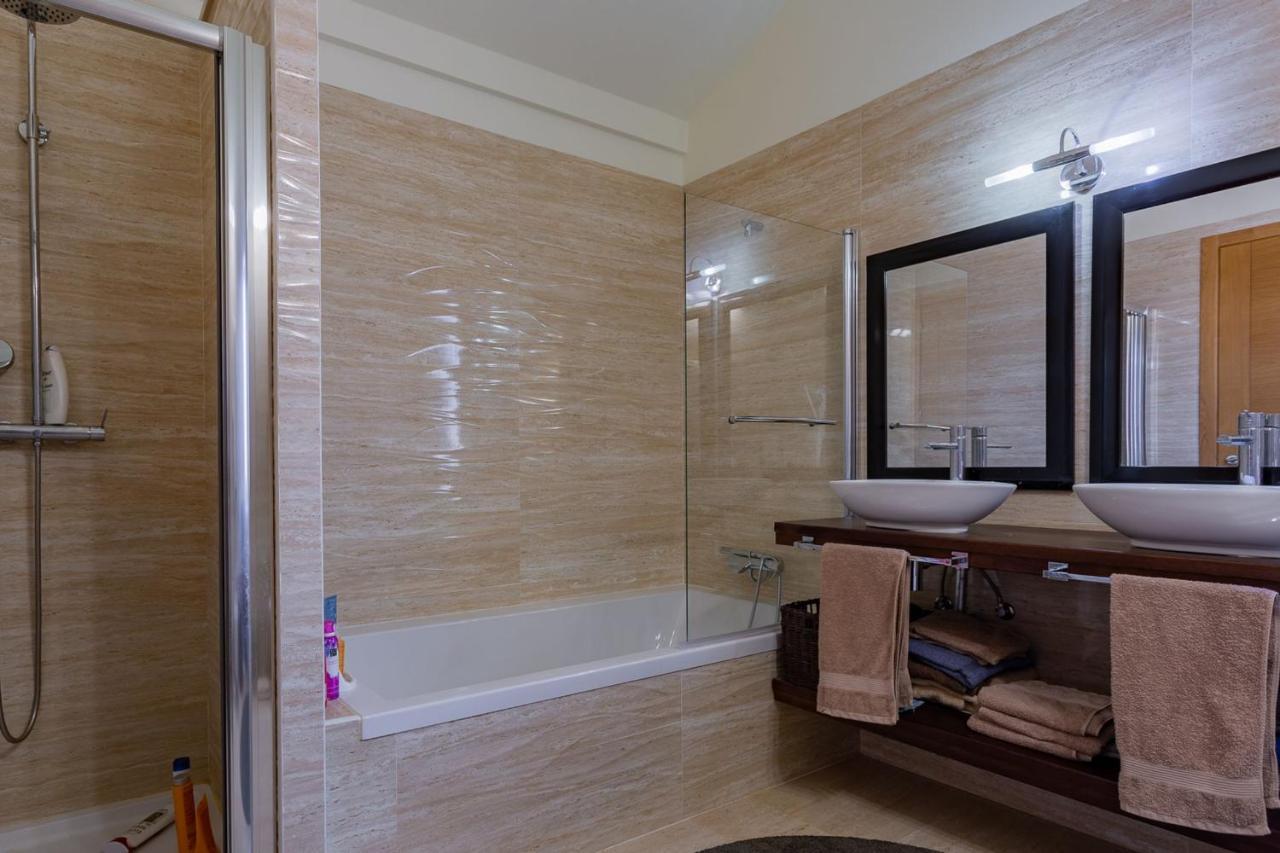 Corte Velada Guest House By Lovelystay Lagos Extérieur photo